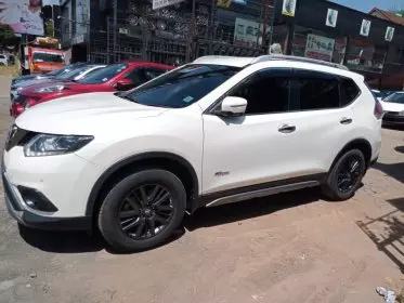 Nissan x-trail hybrid