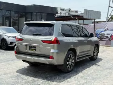 Lexus LX 570