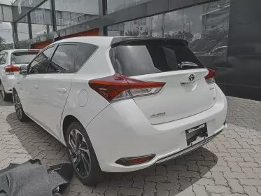 Toyota Auris Hybrid