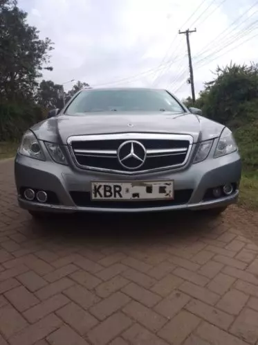 Mercedes-Benz E200