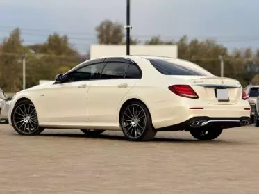 Mercedes-Benz E 43 AMG