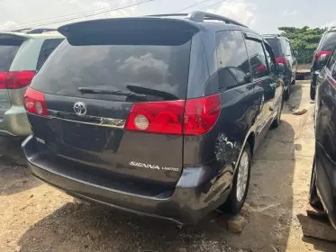 Toyota Sienna