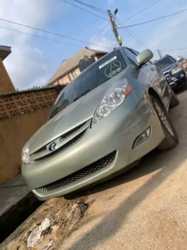 Toyota Sienna