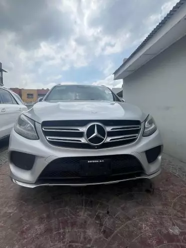 Mercedes-Benz GLE 400