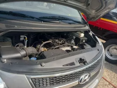 Hyundai H-1 Starex