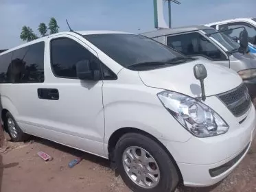 Hyundai H-1 Starex