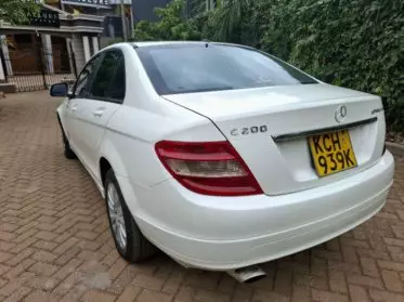 Mercedes-Benz C200