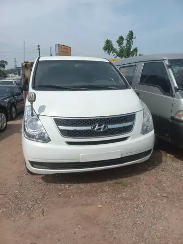 Hyundai H-1 Starex