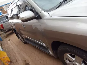 Toyota Landcruiser  V8