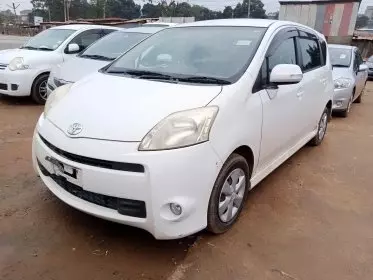 Toyota Passo Sette