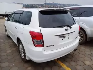 Toyota Fielder 