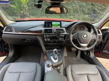BMW 320i