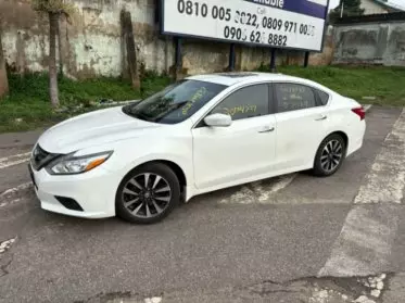 Nissan Maxima