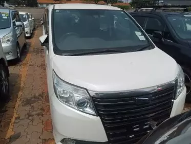 Toyota Noah Hybrid