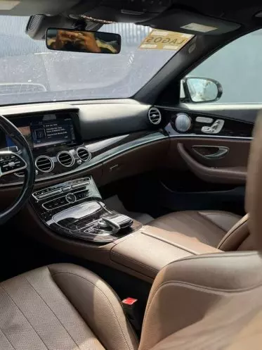 Mercedes-Benz E 300
