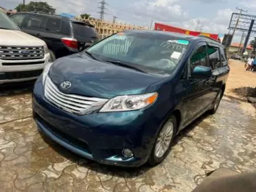 Toyota Sienna