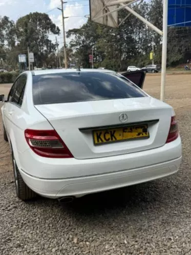 Mercedes-Benz C200