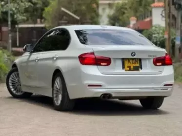 BMW 320i