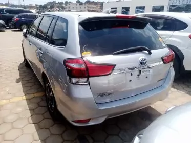 Toyota Fielder hybrid 