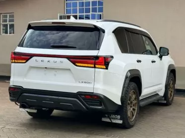Lexus LX 600