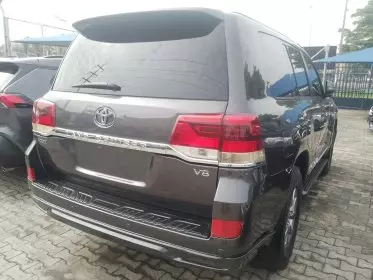 Toyota Land Cruiser VX