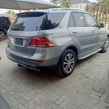 Mercedes-Benz GLE 350