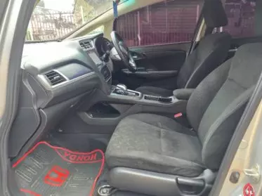 Honda Fit shuttle