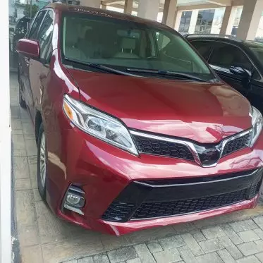 Toyota Sienna