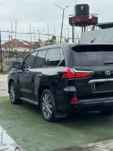 Lexus LX 570