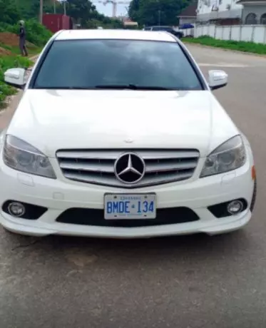 Mercedes-Benz 300