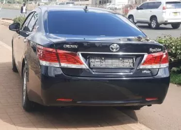 Toyota Crown Royal saloon