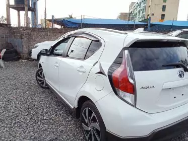 Honda Aqua hybrid