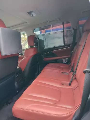 Lexus LX 570