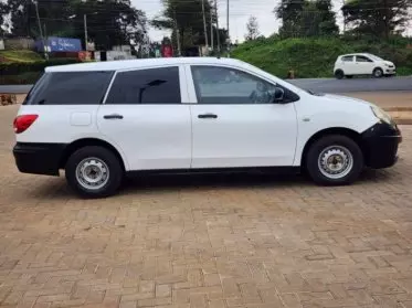 Nissan Advan