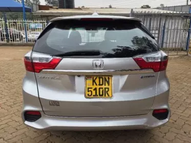 Honda Fit shuttle