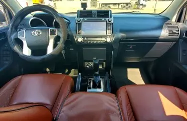 Toyota  Land Cruiser VXR V8