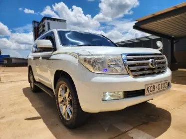 Toyota Land Cruiser V8