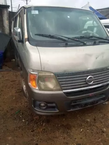 Nissan Urvan