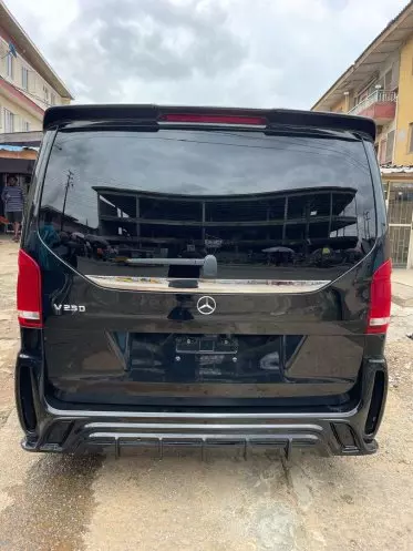 Mercedes-Benz V 250