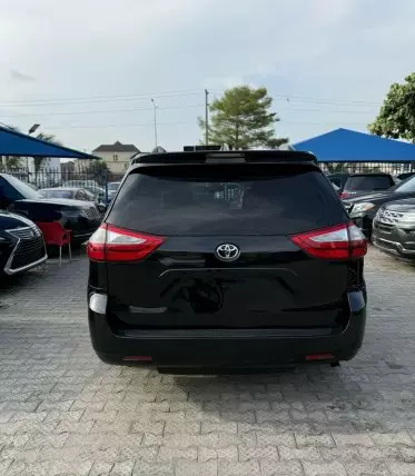 Toyota Sienna