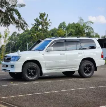 Toyota Landcruiser  V8