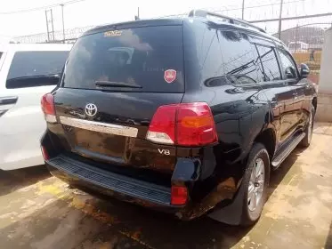 Toyota Landcruiser  V8