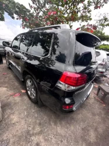 Lexus LX 570
