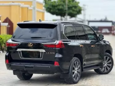Lexus LX 570