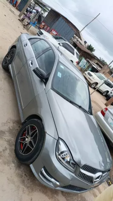 Mercedes-Benz C 300