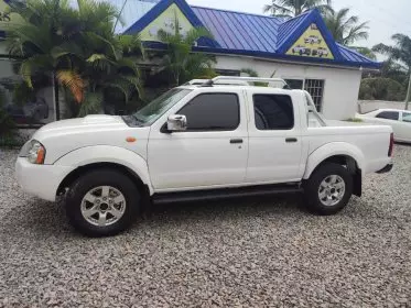 Nissan NP 300