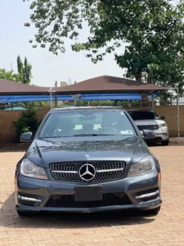 Mercedes-Benz C 300