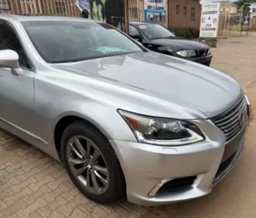 Lexus LS 460