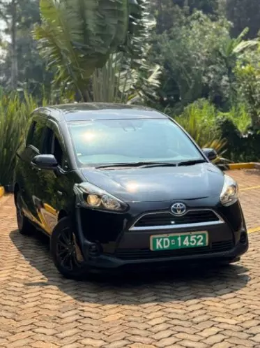 Toyota Sienta Hybrid