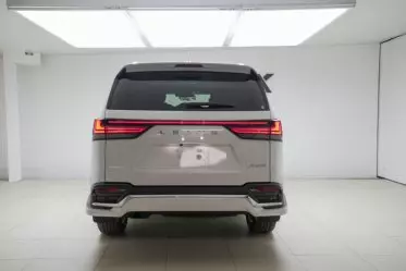 Lexus LX 600